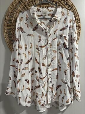 Como Vintage White Button-Up Shirt with Feather Print, Size 2X